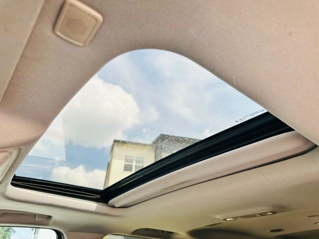 Chevrolet Tahoe Vehicle Full-screen Gallery Image 16