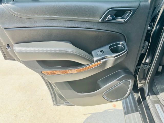 Chevrolet Tahoe Vehicle Full-screen Gallery Image 17
