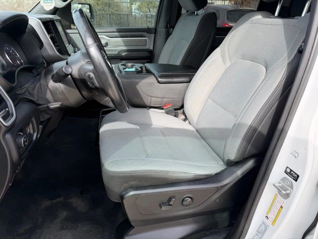 Ram 1500 Vehicle Full-screen Gallery Image 12