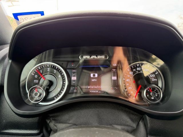 Ram 1500 Vehicle Full-screen Gallery Image 13