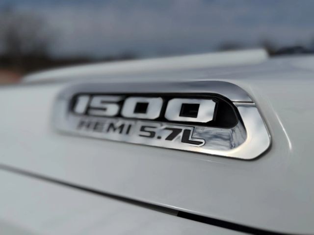 Ram 1500 Vehicle Full-screen Gallery Image 22