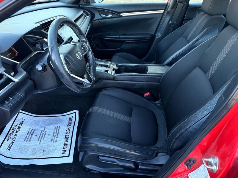 Honda Civic Vehicle Full-screen Gallery Image 11