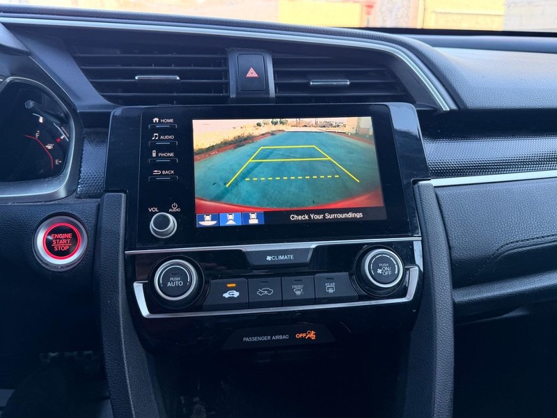 Honda Civic Vehicle Full-screen Gallery Image 14