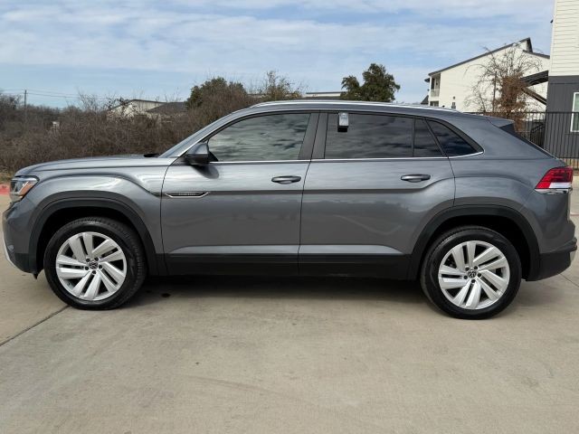 Volkswagen Atlas Cross Sport Vehicle Full-screen Gallery Image 03