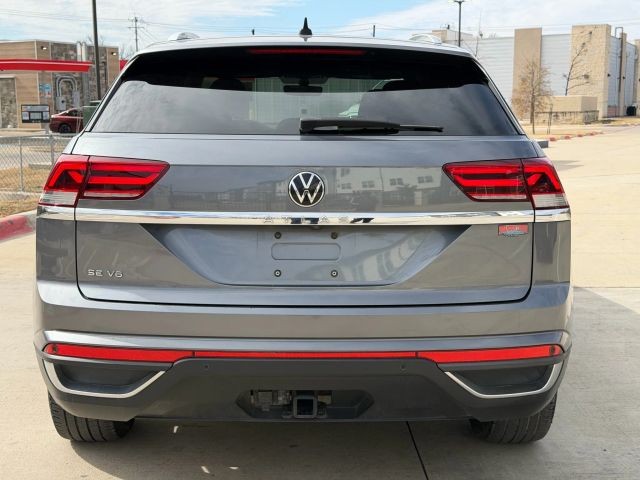 Volkswagen Atlas Cross Sport Vehicle Full-screen Gallery Image 05