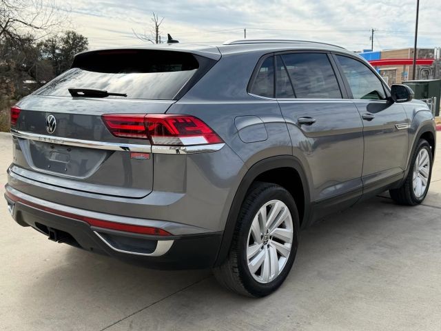 Volkswagen Atlas Cross Sport Vehicle Full-screen Gallery Image 06