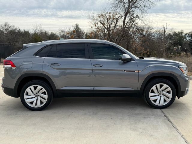 Volkswagen Atlas Cross Sport Vehicle Full-screen Gallery Image 07