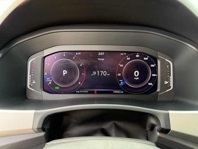 Volkswagen Atlas Cross Sport Vehicle Full-screen Gallery Image 13