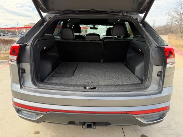 Volkswagen Atlas Cross Sport Vehicle Full-screen Gallery Image 22