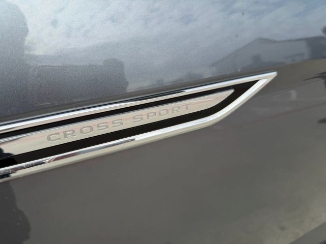 Volkswagen Atlas Cross Sport Vehicle Full-screen Gallery Image 23