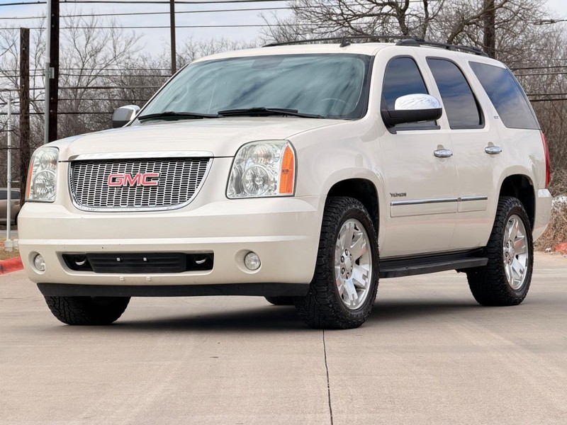 GMC Yukon Vehicle Full-screen Gallery Image 02