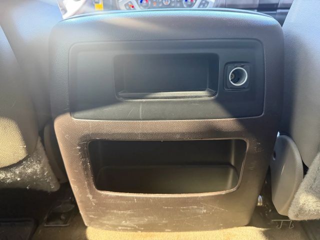 GMC Sierra 1500 Vehicle Full-screen Gallery Image 18