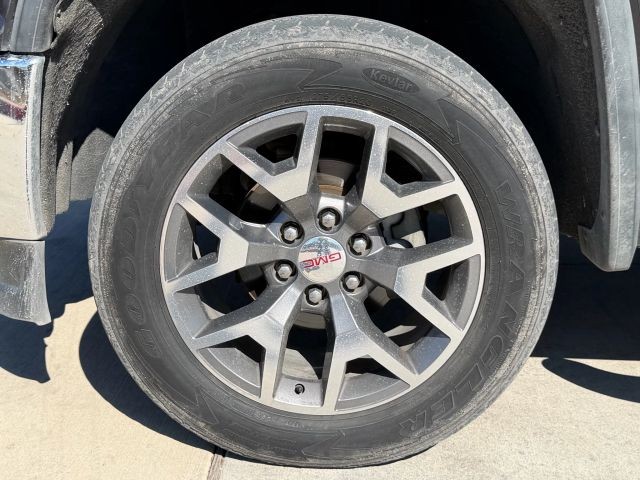 GMC Sierra 1500 Vehicle Full-screen Gallery Image 23