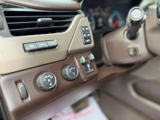 GMC Yukon XL Vehicle Full-screen Gallery Image 13