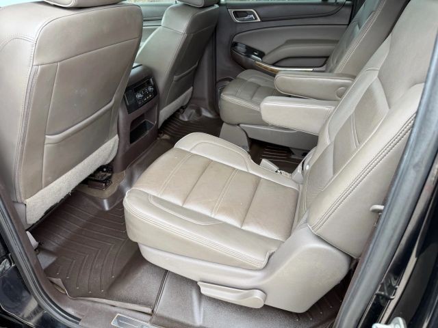 GMC Yukon XL Vehicle Full-screen Gallery Image 17