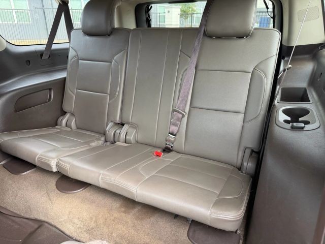 GMC Yukon XL Vehicle Full-screen Gallery Image 23