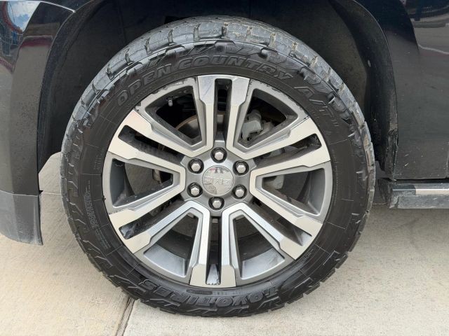 GMC Yukon XL Vehicle Full-screen Gallery Image 25