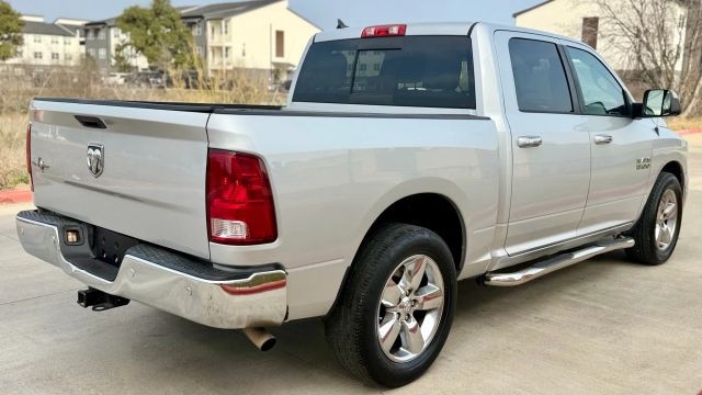 Ram 1500 Vehicle Full-screen Gallery Image 03