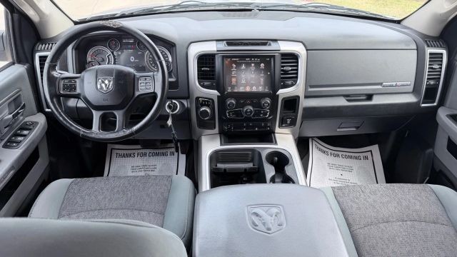 Ram 1500 Vehicle Full-screen Gallery Image 06
