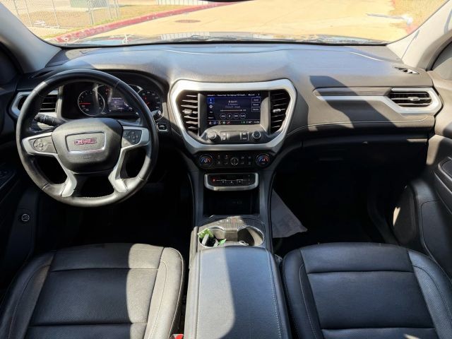 GMC Acadia Vehicle Full-screen Gallery Image 19