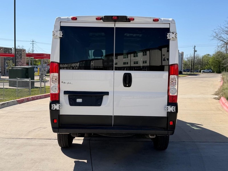 Ram ProMaster Cargo Van Vehicle Full-screen Gallery Image 05