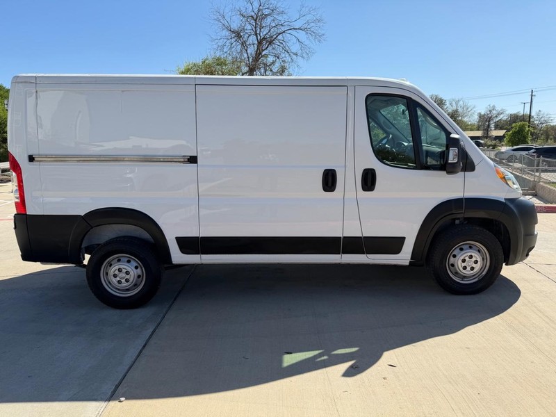 Ram ProMaster Cargo Van Vehicle Full-screen Gallery Image 07