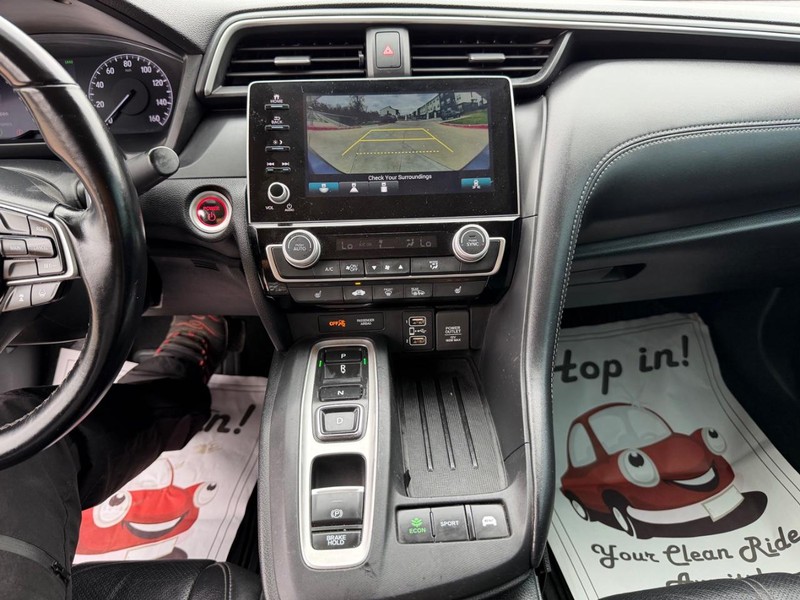 Honda Insight Vehicle Full-screen Gallery Image 15