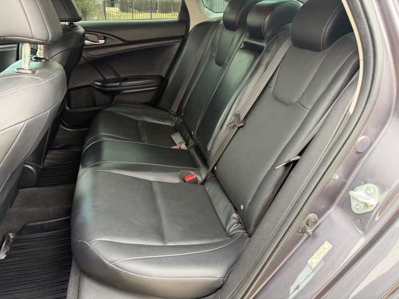 Honda Insight Vehicle Full-screen Gallery Image 18