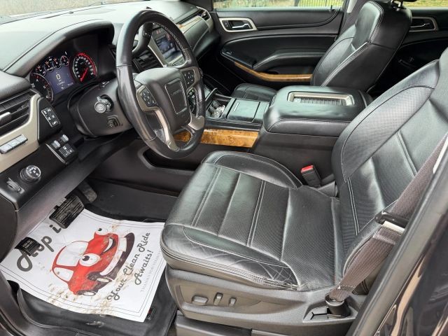 GMC Yukon XL Vehicle Full-screen Gallery Image 11