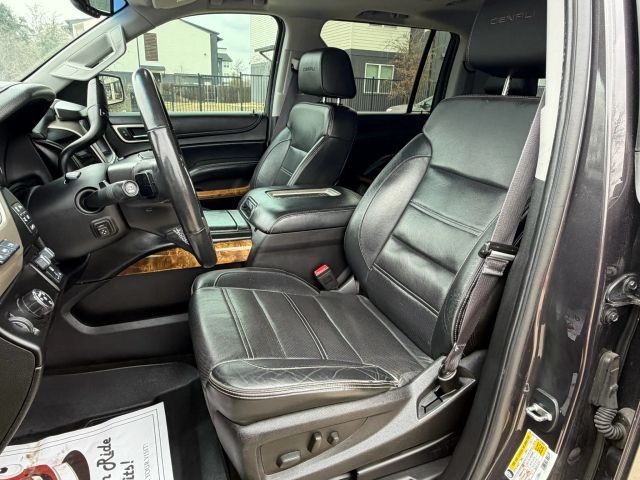 GMC Yukon XL Vehicle Full-screen Gallery Image 12