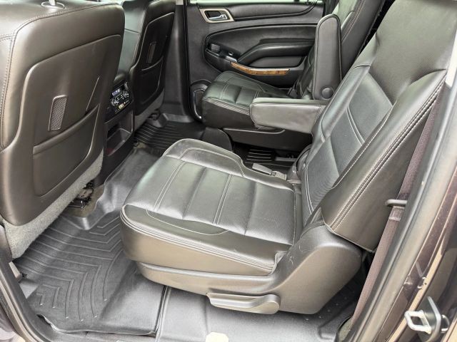 GMC Yukon XL Vehicle Full-screen Gallery Image 17