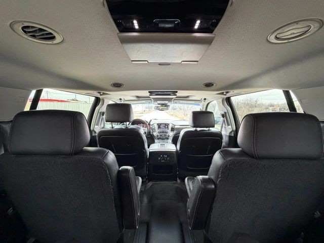 GMC Yukon XL Vehicle Full-screen Gallery Image 20