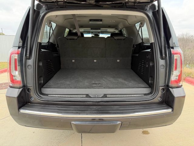 GMC Yukon XL Vehicle Full-screen Gallery Image 23