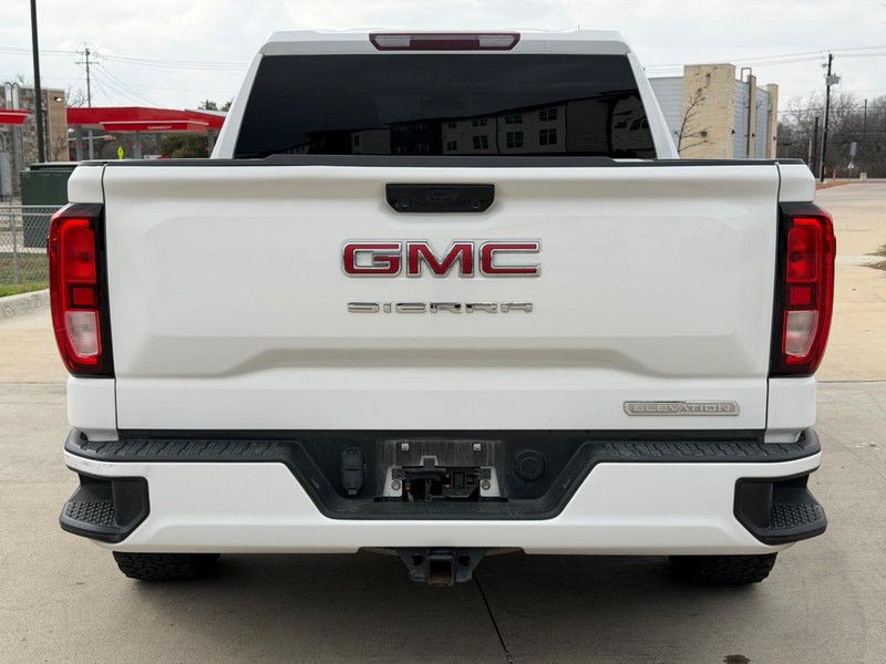GMC Sierra 150 Vehicle Full-screen Gallery Image 05