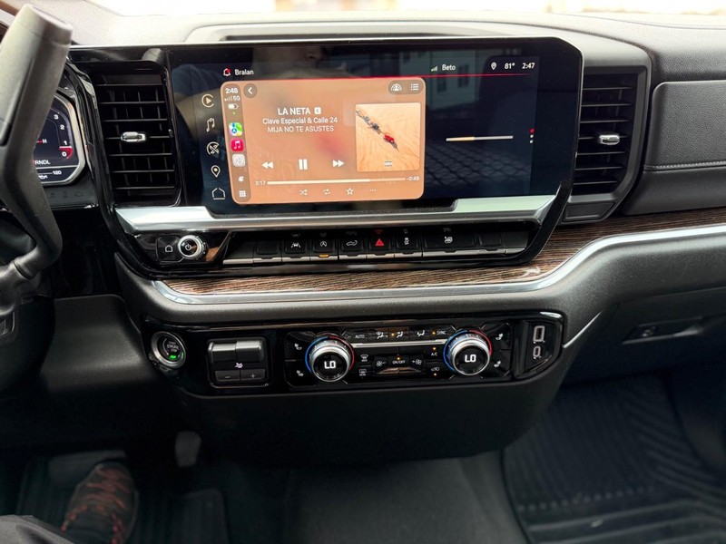 GMC Sierra 150 Vehicle Full-screen Gallery Image 14