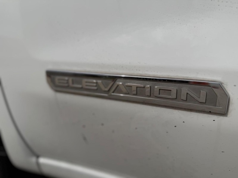 GMC Sierra 150 Vehicle Full-screen Gallery Image 23