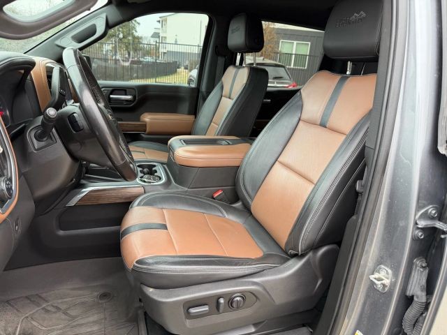 Chevrolet Silverado Vehicle Full-screen Gallery Image 12