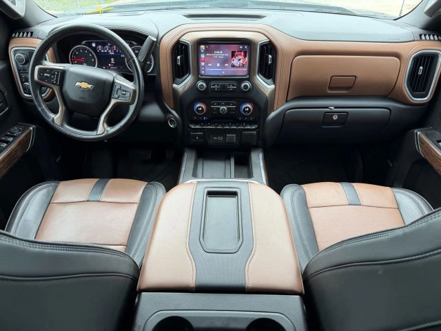 Chevrolet Silverado Vehicle Full-screen Gallery Image 20