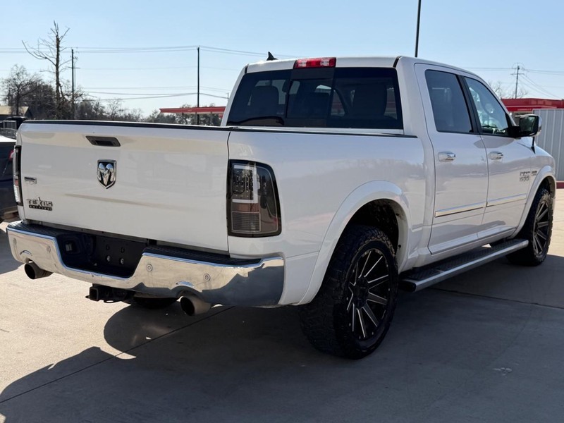 Ram 1500 Crew Vehicle Full-screen Gallery Image 06
