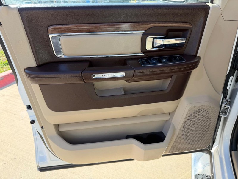 Ram 1500 Crew Vehicle Full-screen Gallery Image 10