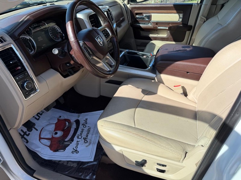 Ram 1500 Crew Vehicle Full-screen Gallery Image 11