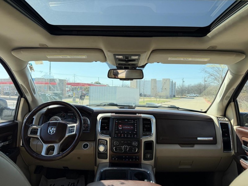 Ram 1500 Crew Vehicle Full-screen Gallery Image 20