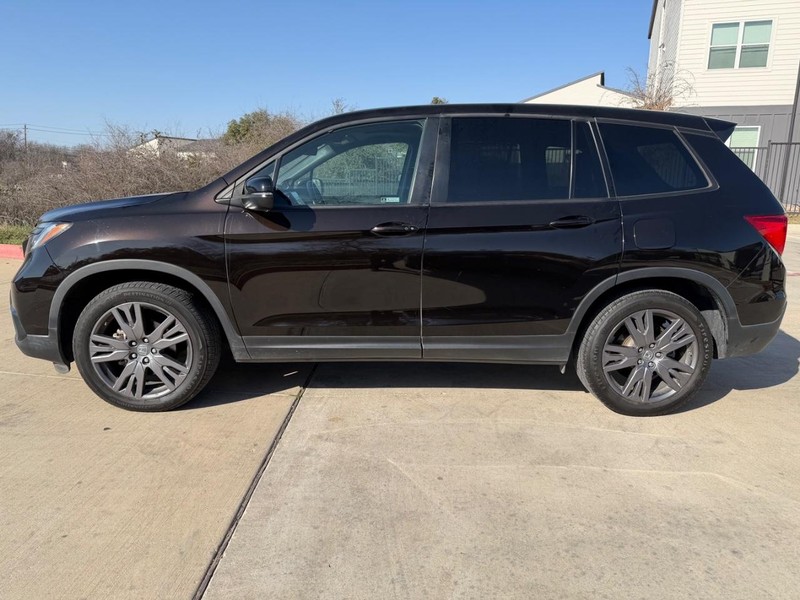 Honda Passport Vehicle Full-screen Gallery Image 03