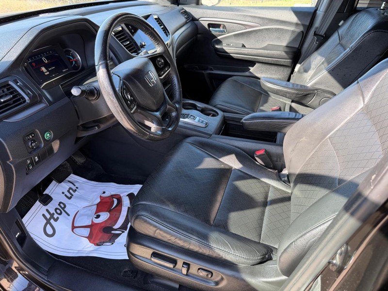 Honda Passport Vehicle Full-screen Gallery Image 11