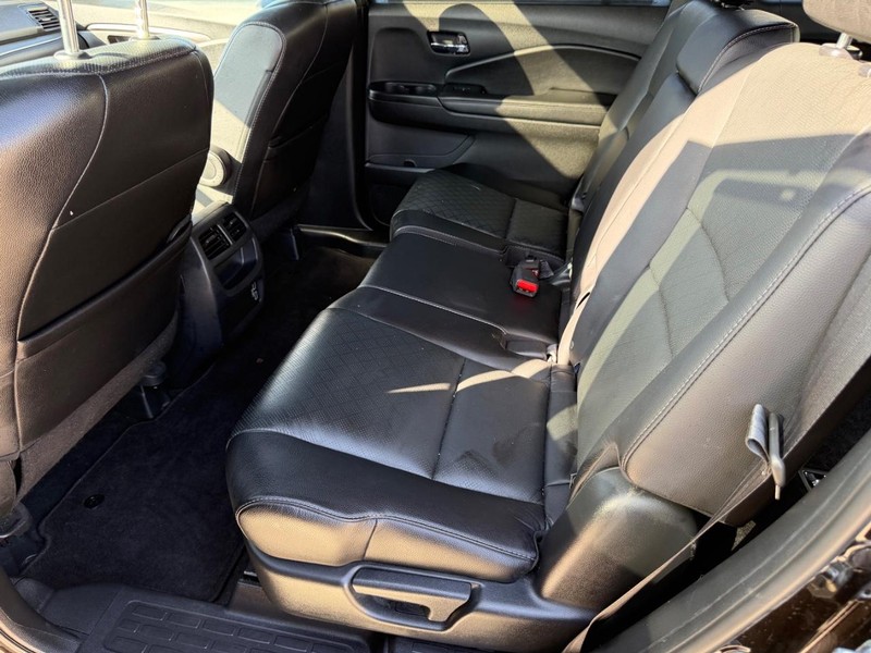 Honda Passport Vehicle Full-screen Gallery Image 17