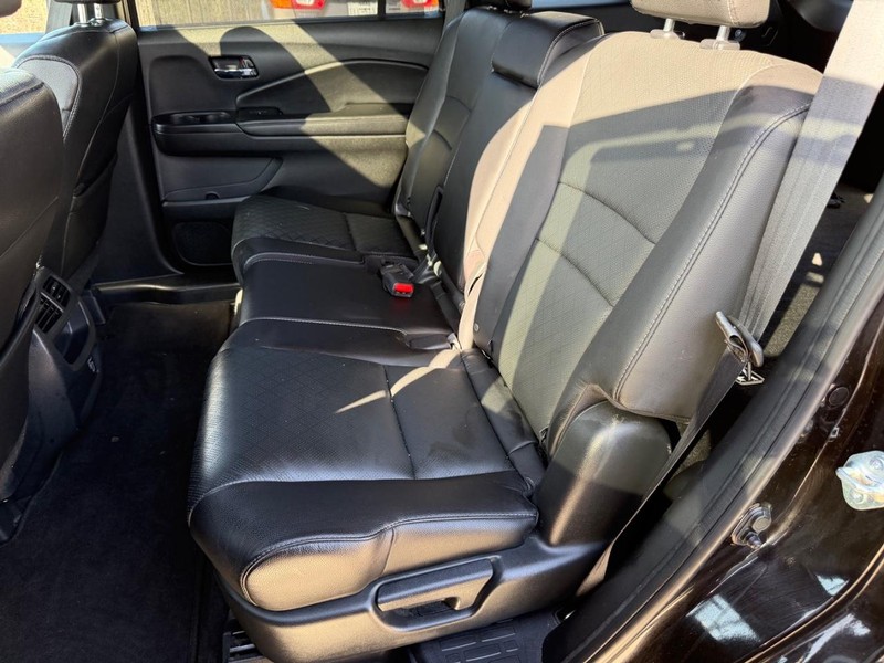 Honda Passport Vehicle Full-screen Gallery Image 18