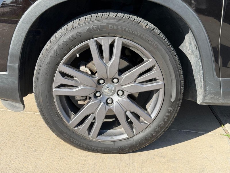 Honda Passport Vehicle Full-screen Gallery Image 24