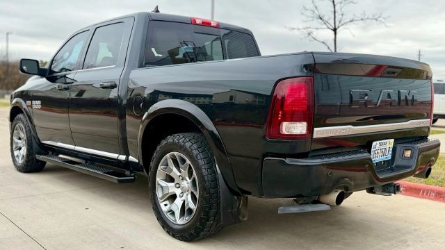 Ram 1500 Vehicle Full-screen Gallery Image 02