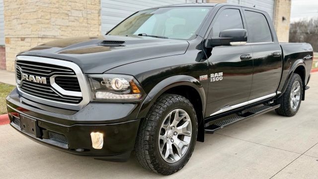 Ram 1500 Vehicle Full-screen Gallery Image 04