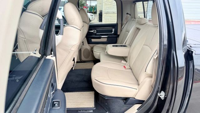 Ram 1500 Vehicle Full-screen Gallery Image 10